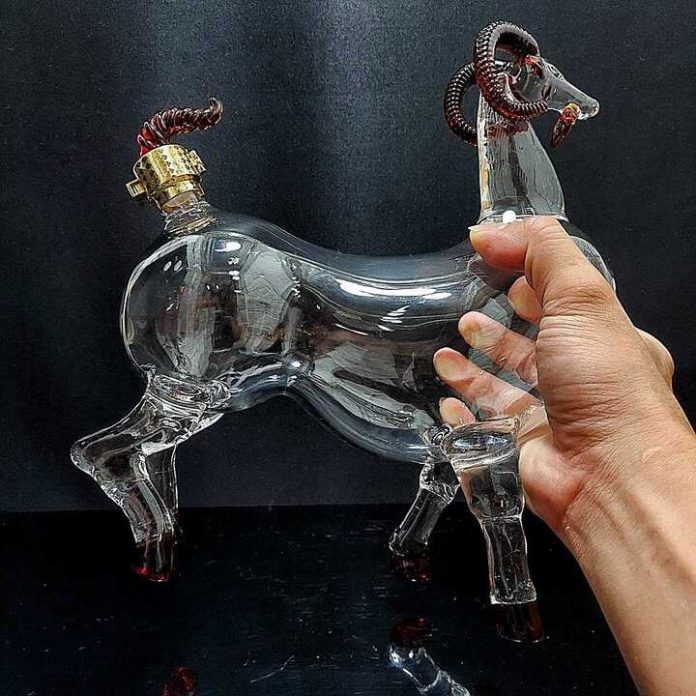 Chai rượu thủy tinh 1 lít cao cấp mẫu Con Dê